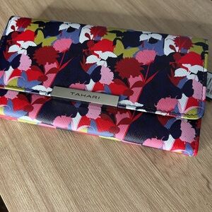 NWT Tahari Floral Patterned Tri-fold Wallet